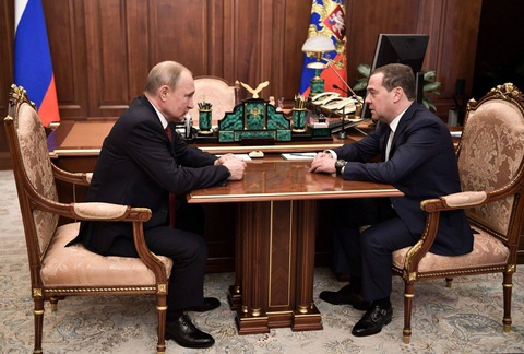 Thủ tướng Medvedev và toàn bộ chính phủ từ chức để ông Putin sửa hiến pháp - Ảnh 2. Thủ tướng Medvedev và toàn bộ chính phủ từ chức để ông Putin sửa hiến pháp - Ảnh 2.