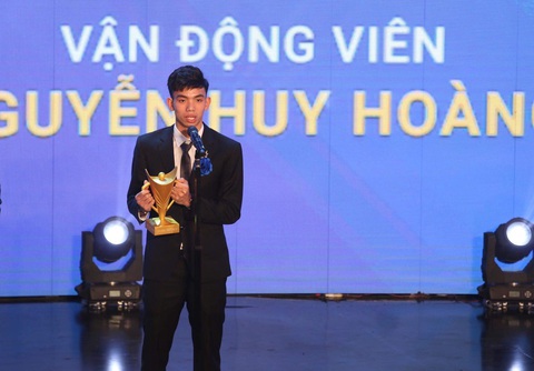 Vượt qua cầu thủ Đoàn Văn Hậu, kình ngư Huy Hoàng giành Cúp Chiến thắng 2019 - Ảnh 2. Vượt qua cầu thủ Đoàn Văn Hậu, kình ngư Huy Hoàng giành Cúp Chiến thắng 2019 - Ảnh 2.