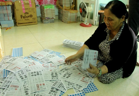 Chỉ còn một nghệ nhân duy nhất làm bài tới - Ảnh 4. Chỉ còn một nghệ nhân duy nhất làm bài tới - Ảnh 4.