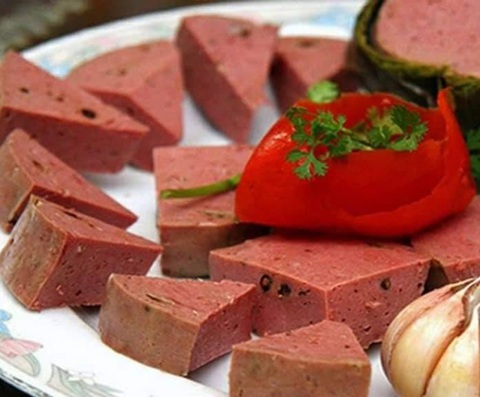 Tết này có gì đã bằng cắn miếng chả bò Đà Nẵng đến ngập răng? - Ảnh 1. Tết này có gì đã bằng cắn miếng chả bò Đà Nẵng đến ngập răng? - Ảnh 1.