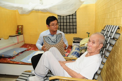 UBND huyện đảo Hoàng Sa thăm, chúc tết các nhân chứng - Ảnh 5. UBND huyện đảo Hoàng Sa thăm, chúc tết các nhân chứng - Ảnh 5.