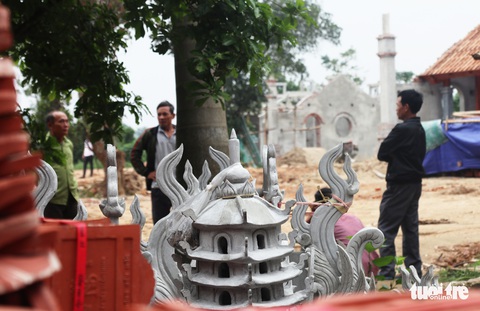 Vụ chùa triệu đô xây ‘chui’: 4 cán bộ xã xin nhận khiển trách - Ảnh 1. Vụ chùa triệu đô xây ‘chui’: 4 cán bộ xã xin nhận khiển trách - Ảnh 1.