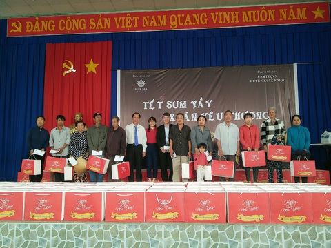 Blue Sea Group trao quà Tết cho các hộ nghèo huyện Xuyên Mộc - Ảnh 1. Blue Sea Group trao quà Tết cho các hộ nghèo huyện Xuyên Mộc - Ảnh 1.