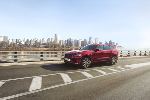 Jaguar F-Pace - chiến mã của những người đam mê tốc độ và thẩm mỹ - Ảnh 1. Jaguar F-Pace - chiến mã của những người đam mê tốc độ và thẩm mỹ - Ảnh 1.