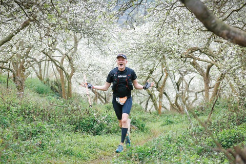 Chú chó 2 tuổi chinh phục cự ly 42km giải marathon tại Mộc Châu - Ảnh 2. Chú chó 2 tuổi chinh phục cự ly 42km giải marathon tại Mộc Châu - Ảnh 2.
