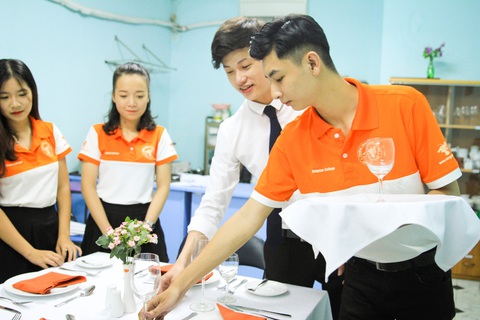 Quản trị khách sạn - Học một ngành, Làm được nhiều nghề - Ảnh 1. Quản trị khách sạn - Học một ngành, Làm được nhiều nghề - Ảnh 1.