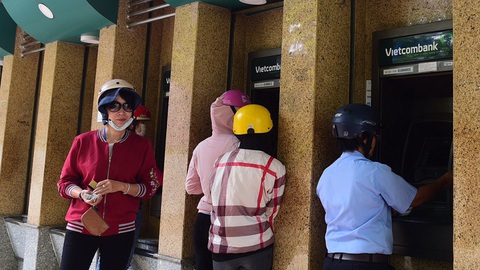 ATM không lo thiếu tiền, chỉ ngán... kẹt xe - Ảnh 1. ATM không lo thiếu tiền, chỉ ngán... kẹt xe - Ảnh 1.