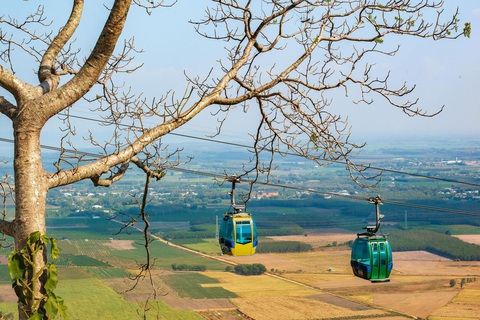 Khai trương cáp treo dài gần 2km lên núi Bà Đen - Ảnh 1. Khai trương cáp treo dài gần 2km lên núi Bà Đen - Ảnh 1.