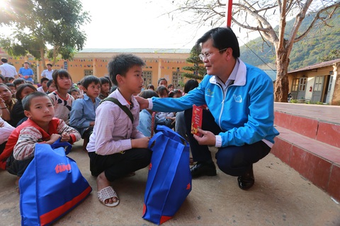 “Tết này có thịt, có tiền mua quần áo mới...” - Ảnh 1. “Tết này có thịt, có tiền mua quần áo mới...” - Ảnh 1.