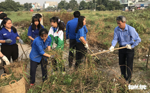 Nhiều quận huyện ra quân vì Thành phố sạch - Thành phố văn hoá’ - Ảnh 8. Nhiều quận huyện ra quân vì Thành phố sạch - Thành phố văn hoá’ - Ảnh 8.