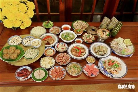 Sắc màu văn hóa đằng sau các mâm cơm cúng ông bà tổ tiên - Ảnh 3. Sắc màu văn hóa đằng sau các mâm cơm cúng ông bà tổ tiên - Ảnh 3.