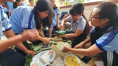 Tết này mẹ cho con khỏi học bài nhé? - Ảnh 1. Tết này mẹ cho con khỏi học bài nhé? - Ảnh 1.