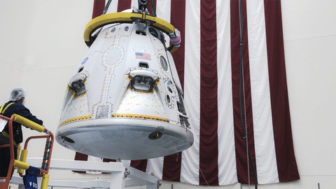 SpaceX thử nghiệm tàu con thoi Crew Dragon có tới 8 động cơ - Ảnh 1. SpaceX thử nghiệm tàu con thoi Crew Dragon có tới 8 động cơ - Ảnh 1.