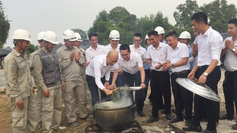 Công trường cao tốc Trung Lương - Mỹ Thuận thi công xuyên Tết - Ảnh 5. Công trường cao tốc Trung Lương - Mỹ Thuận thi công xuyên Tết - Ảnh 5.