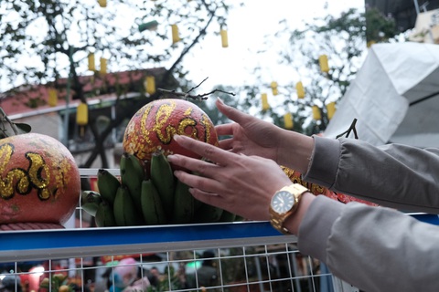 Gần triệu đồng/cặp dưa hấu khắc chữ ở Hà Nội - Ảnh 6. Gần triệu đồng/cặp dưa hấu khắc chữ ở Hà Nội - Ảnh 6.