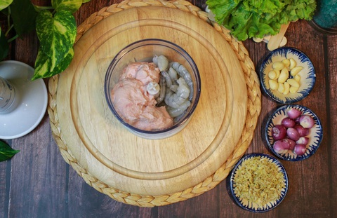 Chạo tôm đèn lồng thơm nồng trong tiệc gia đình ngày tết - Ảnh 2. Chạo tôm đèn lồng thơm nồng trong tiệc gia đình ngày tết - Ảnh 2.