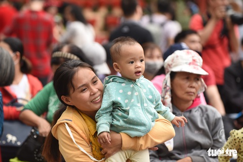 Chuyến xe thanh niên công nhân lăn bánh chở theo niềm vui hội ngộ - Ảnh 7. Chuyến xe thanh niên công nhân lăn bánh chở theo niềm vui hội ngộ - Ảnh 7.