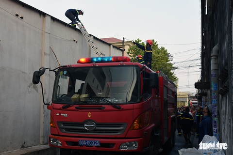 Cơ sở nuôi dạy trẻ mồ côi cháy lớn vào chiều 25 tết - Ảnh 1. Cơ sở nuôi dạy trẻ mồ côi cháy lớn vào chiều 25 tết - Ảnh 1.