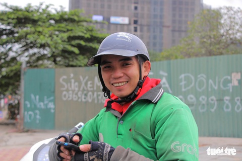 Ngắm nụ cười tươi vui của lao động nghèo ngày cuối năm - Ảnh 3. Ngắm nụ cười tươi vui của lao động nghèo ngày cuối năm - Ảnh 3.