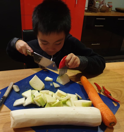 Người mẹ Việt truyền lửa Tết cho con ở trời Tây - Ảnh 6. Người mẹ Việt truyền lửa Tết cho con ở trời Tây - Ảnh 6.