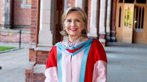 Cựu ngoại trưởng Mỹ Hillary Clinton làm hiệu trưởng đại học ở Bắc Ireland - Ảnh 1. Cựu ngoại trưởng Mỹ Hillary Clinton làm hiệu trưởng đại học ở Bắc Ireland - Ảnh 1.