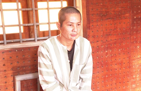 Uống thuốc sâu tự tử sau khi chém vợ bất tỉnh - Ảnh 1. Uống thuốc sâu tự tử sau khi chém vợ bất tỉnh - Ảnh 1.