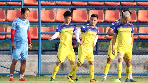 Đình Trọng vẫn tập luyện bình thường sau khi bị AFC loại - Ảnh 2. Đình Trọng vẫn tập luyện bình thường sau khi bị AFC loại - Ảnh 2.