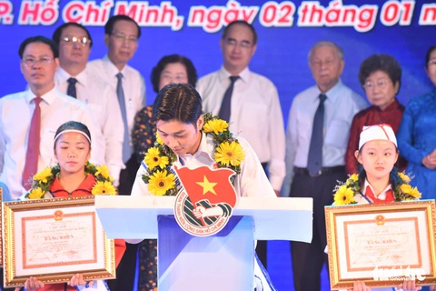 Tuyên dương 12 công dân trẻ TP.HCM: tuổi trẻ tài cao, bản lĩnh - Ảnh 2. Tuyên dương 12 công dân trẻ TP.HCM: tuổi trẻ tài cao, bản lĩnh - Ảnh 2.