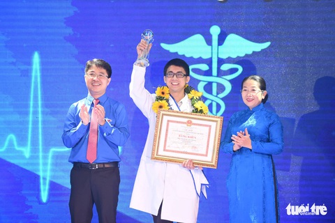 Tuyên dương 12 công dân trẻ TP.HCM: tuổi trẻ tài cao, bản lĩnh - Ảnh 4. Tuyên dương 12 công dân trẻ TP.HCM: tuổi trẻ tài cao, bản lĩnh - Ảnh 4.