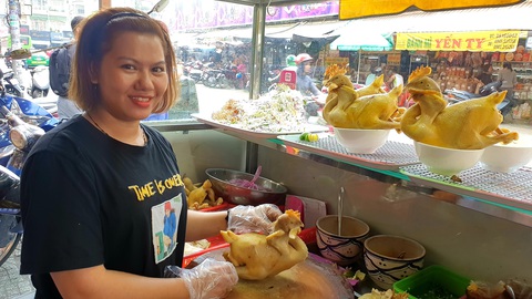 Gà cúng tết tăng giá, đặt chậm không có để mua - Ảnh 1. Gà cúng tết tăng giá, đặt chậm không có để mua - Ảnh 1.