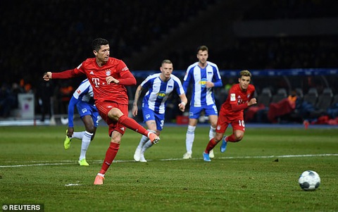 Hiệp 2 bùng nổ, Bayern Munich đè bẹp chủ nhà Hertha Berlin 4-0 - Ảnh 2. Hiệp 2 bùng nổ, Bayern Munich đè bẹp chủ nhà Hertha Berlin 4-0 - Ảnh 2.