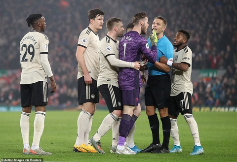 Van Dijk và Salah nổ súng, Liverpool thắng thuyết phục M.U tại Anfield - Ảnh 2. Van Dijk và Salah nổ súng, Liverpool thắng thuyết phục M.U tại Anfield - Ảnh 2.