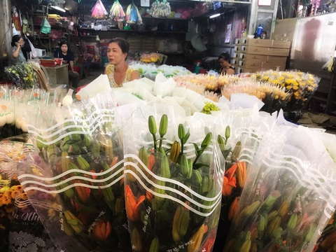Chợ hoa sỉ lớn nhất Sài Gòn có nguy cơ vỡ trận như 2 năm trước? - Ảnh 3. Chợ hoa sỉ lớn nhất Sài Gòn có nguy cơ vỡ trận như 2 năm trước? - Ảnh 3.