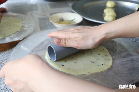 Tết về quê ngoại, thưởng thức bánh phồng nhân cơm dừa - Ảnh 7. Tết về quê ngoại, thưởng thức bánh phồng nhân cơm dừa - Ảnh 7.