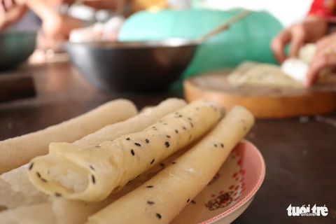 Tết về quê ngoại, thưởng thức bánh phồng nhân cơm dừa - Ảnh 10. Tết về quê ngoại, thưởng thức bánh phồng nhân cơm dừa - Ảnh 10.