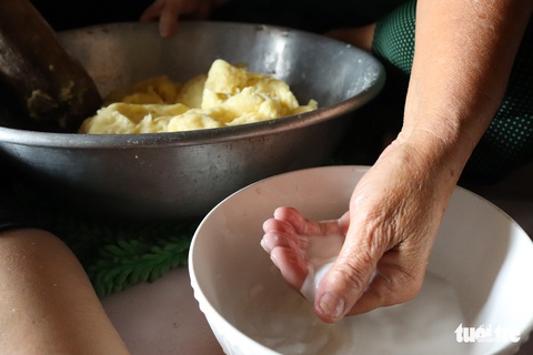 Tết về quê ngoại, thưởng thức bánh phồng nhân cơm dừa - Ảnh 5. Tết về quê ngoại, thưởng thức bánh phồng nhân cơm dừa - Ảnh 5.