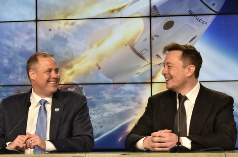 Tỉ phú Elon Musk chịu chơi cho nổ tên lửa 50 triệu đô để thử nghiệm - Ảnh 2. Tỉ phú Elon Musk chịu chơi cho nổ tên lửa 50 triệu đô để thử nghiệm - Ảnh 2.