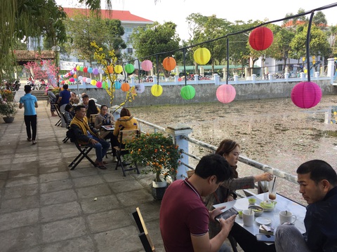 Thanh niên làng lập hội quán trình diễn phục vụ tết - Ảnh 3. Thanh niên làng lập hội quán trình diễn phục vụ tết - Ảnh 3.