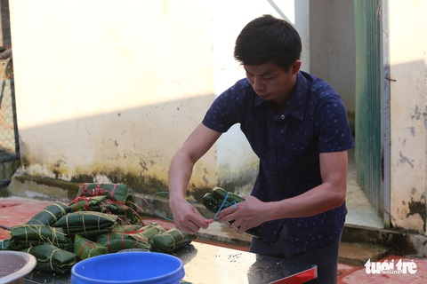 Tất niên với bánh chưng, mấy lát giò, vài quả quýt của thầy trò miền biên viễn - Ảnh 2. Tất niên với bánh chưng, mấy lát giò, vài quả quýt của thầy trò miền biên viễn - Ảnh 2.