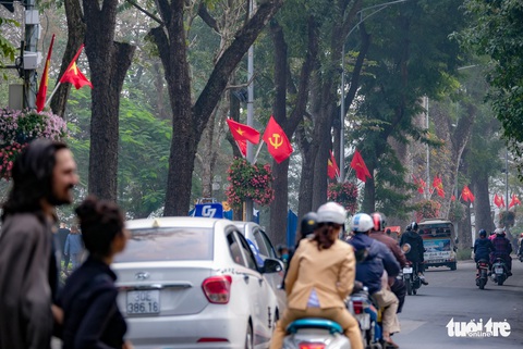 Tết Nguyên đán Canh Tý: Hà Nội chuột vàng, chuột đỏ khắp nơi - Ảnh 7. Tết Nguyên đán Canh Tý: Hà Nội chuột vàng, chuột đỏ khắp nơi - Ảnh 7.