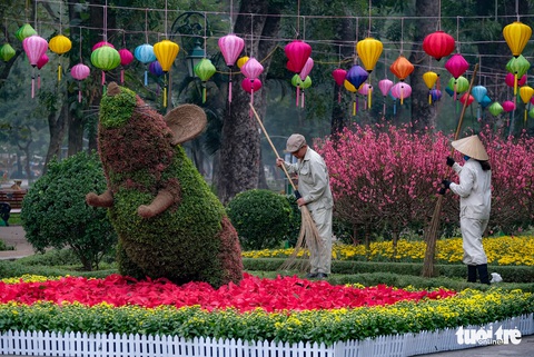 Tết Nguyên đán Canh Tý: Hà Nội chuột vàng, chuột đỏ khắp nơi - Ảnh 2. Tết Nguyên đán Canh Tý: Hà Nội chuột vàng, chuột đỏ khắp nơi - Ảnh 2.