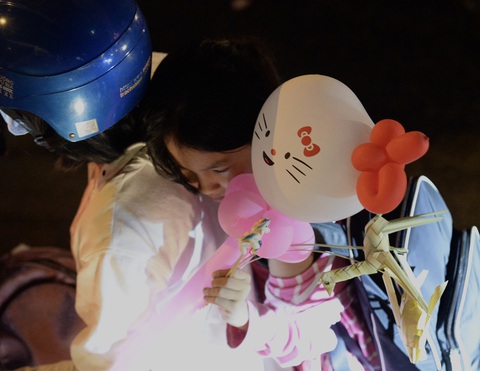 Bất ngờ một Sài Gòn ngày cận tết nhìn từ buýt mui trần 2 tầng - Ảnh 16. Bất ngờ một Sài Gòn ngày cận tết nhìn từ buýt mui trần 2 tầng - Ảnh 16.