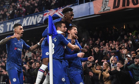 Chelsea bị 10 người Arsenal cầm chân sau hai lần dẫn trước - Ảnh 2. Chelsea bị 10 người Arsenal cầm chân sau hai lần dẫn trước - Ảnh 2.