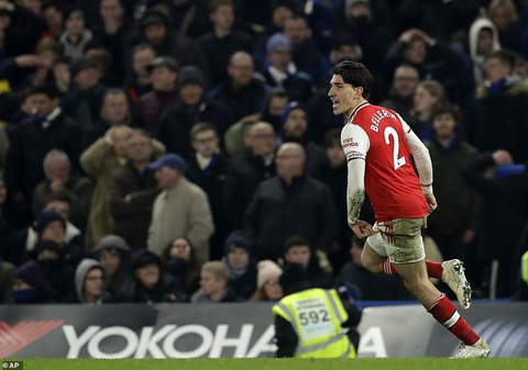 Chelsea bị 10 người Arsenal cầm chân sau hai lần dẫn trước - Ảnh 4. Chelsea bị 10 người Arsenal cầm chân sau hai lần dẫn trước - Ảnh 4.