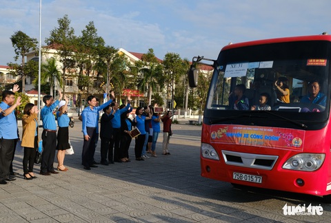 Nhờ chuyến xe công đoàn, vợ chồng tui tiết kiệm gần 1 triệu sắm thêm đồ tết - Ảnh 1. Nhờ chuyến xe công đoàn, vợ chồng tui tiết kiệm gần 1 triệu sắm thêm đồ tết - Ảnh 1.