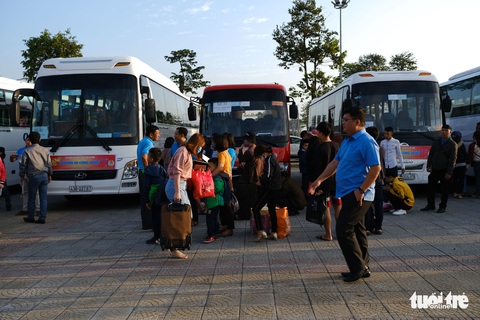 Nhờ chuyến xe công đoàn, vợ chồng tui tiết kiệm gần 1 triệu sắm thêm đồ tết - Ảnh 2. Nhờ chuyến xe công đoàn, vợ chồng tui tiết kiệm gần 1 triệu sắm thêm đồ tết - Ảnh 2.