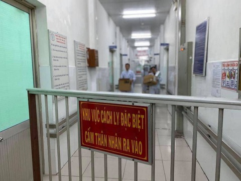 ‘Xét nghiệm lần 1 âm tính, chưa thể khẳng định ông Li Ding hết nhiễm corona - Ảnh 1. ‘Xét nghiệm lần 1 âm tính, chưa thể khẳng định ông Li Ding hết nhiễm corona - Ảnh 1.
