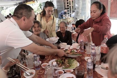 Mang tết đến với những người không có tết - Ảnh 5. Mang tết đến với những người không có tết - Ảnh 5.