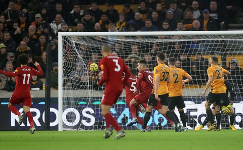 Thắng sát nút Wolverhampton 2-1, Liverpool duy trì mạch bất bại - Ảnh 3. Thắng sát nút Wolverhampton 2-1, Liverpool duy trì mạch bất bại - Ảnh 3.