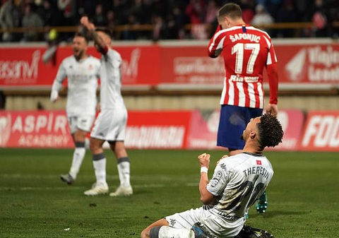 Thua đội hạng 3 ở Cúp Nhà vua, CĐV Atletico Madrid than: Thời huy hoàng đã chết - Ảnh 1. Thua đội hạng 3 ở Cúp Nhà vua, CĐV Atletico Madrid than: Thời huy hoàng đã chết - Ảnh 1.
